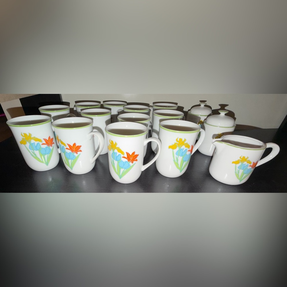 Curaçao Toscany Japan Fine China 29-piece Tea Set